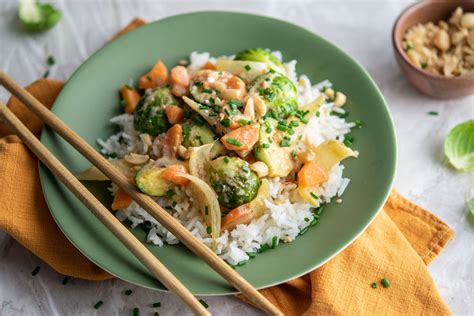 Recette Curry rouge de légumes cacahuètes et riz basmati Quitoque