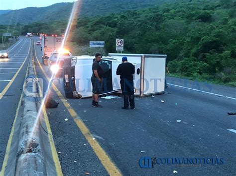 Vuelca Camioneta En Autopista Colima Manzanillo No Se Reportan