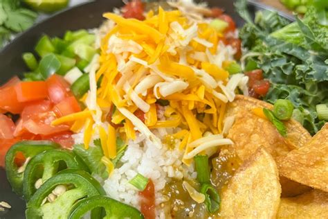 Crockpot White Chicken Chili Burrito Bowls With Cilantro Lime Sauce