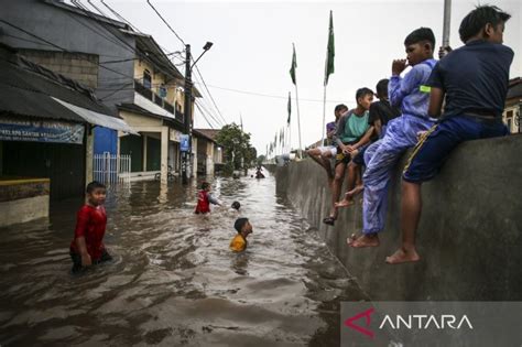 Curah Hujan Tinggi Dan Sistem Drainase Buruk Penyebab Banjir Di