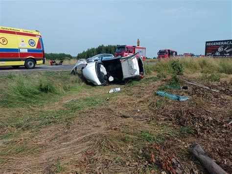 Roztrzaskali Si Na Drodze Dramatyczny Wypadek Stra Acy Wycinali