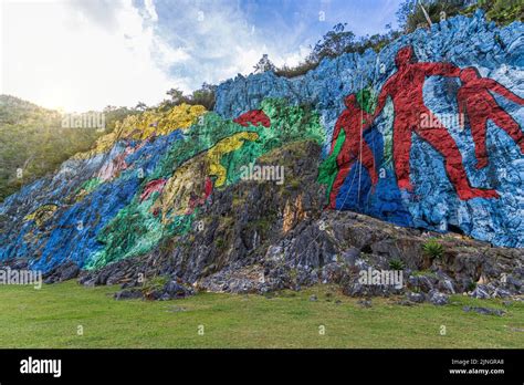 Mural De La Prehistoria The Mural Of Prehistory In The Vinales Valley