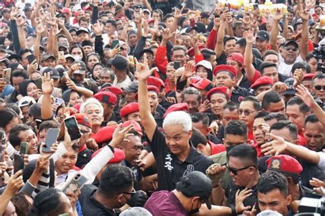 Hadiri Pesta Rakyat Di Kendal Ganjar Kita Bersama Membangun Indonesia