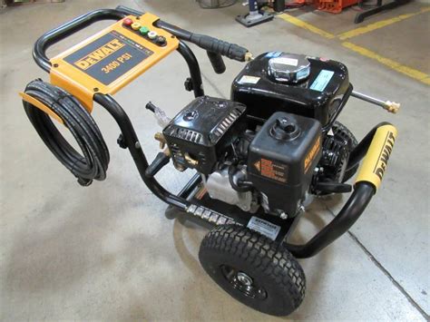 Dewalt Honda GX200 3 400 PSI 2 5 GPM Gas Pressure Washer Model