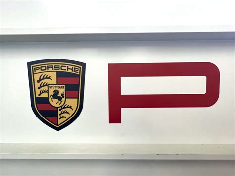 Magnetic Garage Door Logo — MagnaFins.com