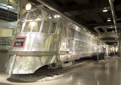 Pioneer Zephyr trains like this one once crisscrossed America, Museum ...