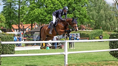 Hamburger Derby Andr Thieme Und Contadur Gewinnen Zweite Qualifikation