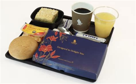 Singapore Airlines Is Serving Meals In Paper Boxes For Premium Economy