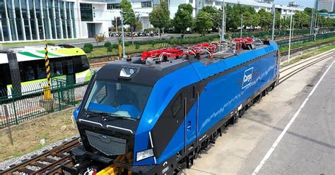 Crrc Zhuzhou Rolls Out European Electric Loco News Railway Gazette