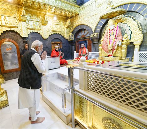 Pm Performs Puja And Darshan At Shri Saibaba Samadhi Temple In Shirdi