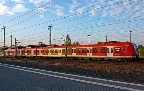 Triebzug Der S Bahn K Ln Steht