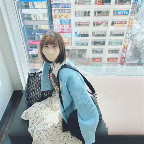 小田桐奈々さんのインスタグラム写真 小田桐奈々instagram「仙台駅前のパルコのポケモンセンターある階のえレベーター前のソファ、見