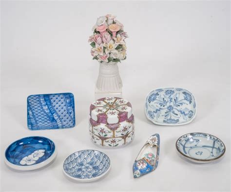 Lote Constando De Oito Pe As Diversas Em Porcelana Cloi