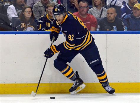 Marcus Foligno impressing Sabres again early after forgettable season ...