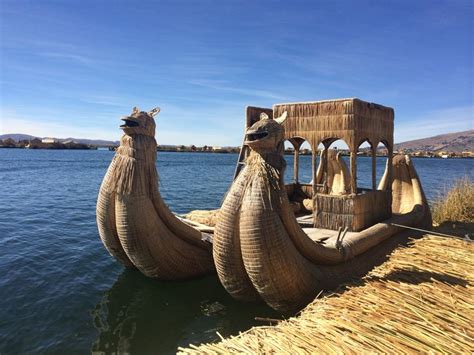 Floating Uros Islands Of Lake Titicaca Peru Check Uros Islands