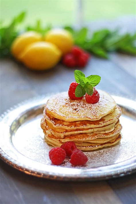 Lemon Ricotta Pancakes With Fresh Raspberries