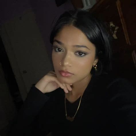 D🧿 Devikaxoxoxo On Threads