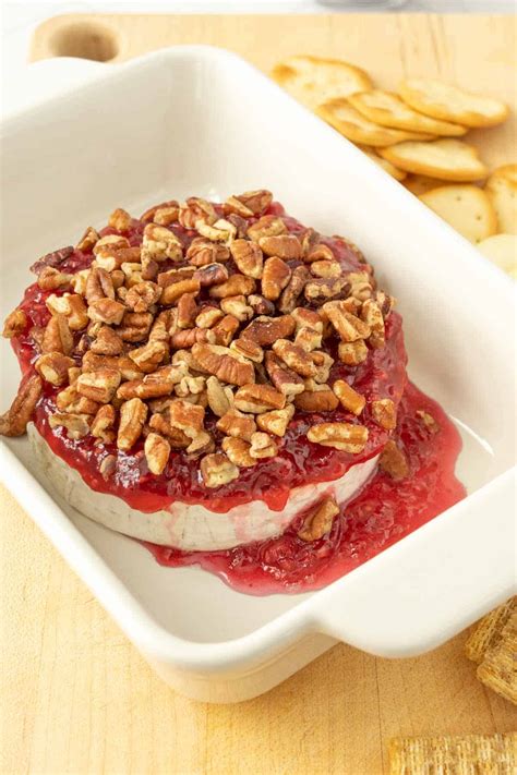 Easy Baked Brie With Jam Stetted