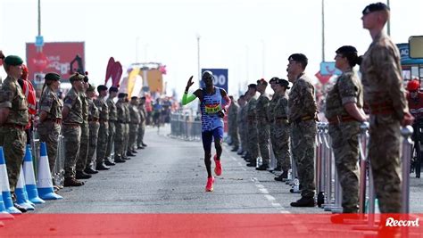 O Adeus A Uma Lenda Mo Farah Despede Se Do Atletismo Profissional