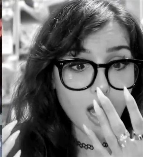 Give Credits Sssniperwolf Credits Faces Glasses Funny Fashion Eyewear Moda Eyeglasses