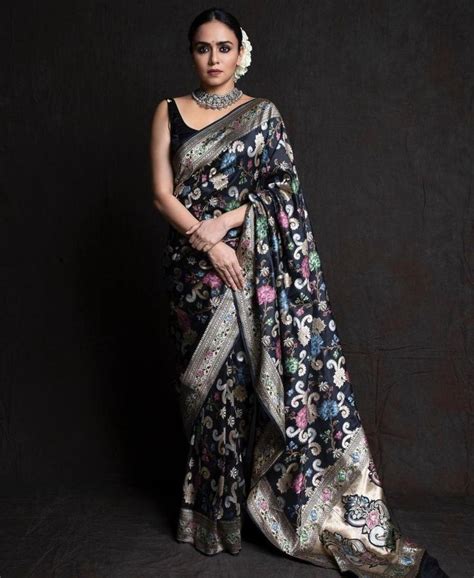 Amruta Khanvilkars Black Benarasi Floral Saree Is Just Perfect For The