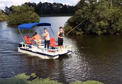 5 Best Mini Pontoon Boats for Fishing Rated & Reviewed