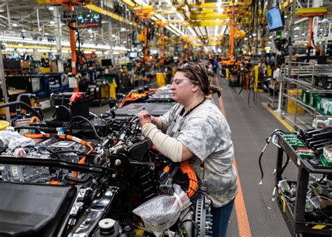 Ford Blueoval Sk Battery Plant In Kentucky To Start Hiring Workers At