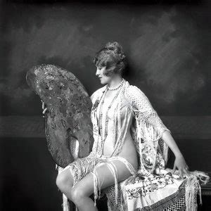 Hot Sexy Ruth Etting Bikini Pics