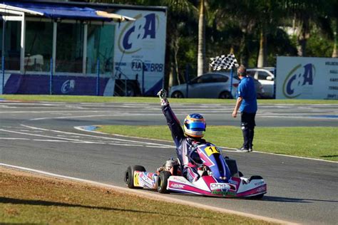 Kart Após 17 anos Pedro Piquet é novamente campeão da Copa Brasil de