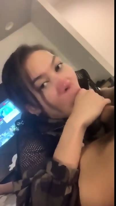 Cute Brunette Girl Gives A Sensual Blowjob