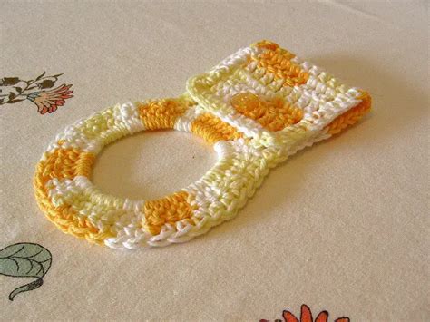 [free Pattern] This Super Cute Basic Towel Ring Will Make A Great