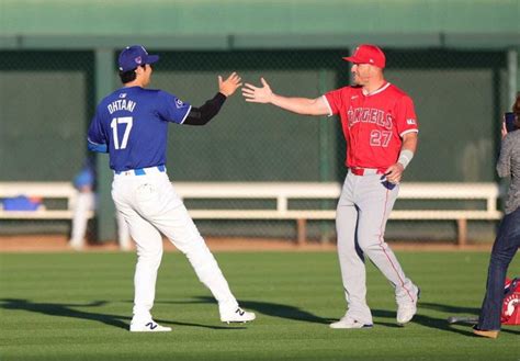 試合前、トラウトと再会を喜ぶ大谷（撮影・白鳥 佳樹） ― スポニチ Sponichi Annex 野球