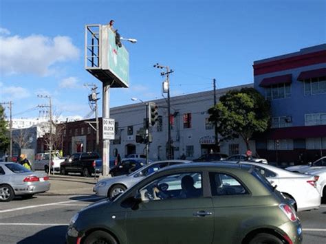Man Strips Naked Atop San Francisco Freeway Sign