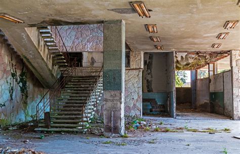 Abandoned shopping malls slowly falling apart | lovemoney.com