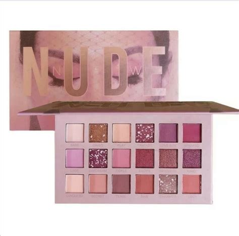Палетка запеченных теней для век 18 цветов Huda Beauty New Nude