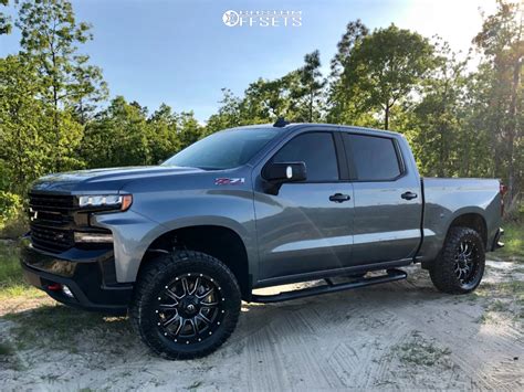 Chevrolet Silverado Wheel Offset Aggressive Outside