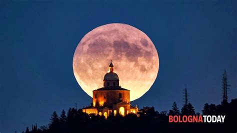 Superluna Blu A Bologna Agosto