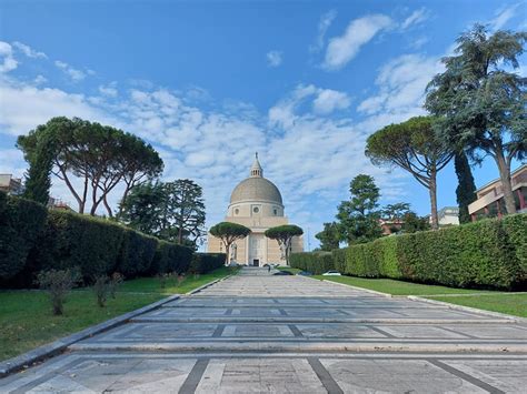 Basilica Dei Santi Pietro E Paolo A Roma Eur Mondovagando