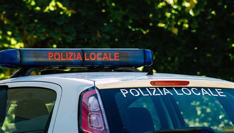 Ragazzo Morto Nell Incidente Tra Il Suo Scooter E Un Autocarro A Roma