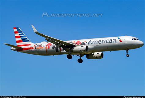 N162AA American Airlines Airbus A321 231 WL Photo By Wilfredo Torres