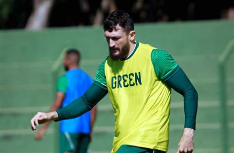 Lesionado lateral do Goiás deve retornar aos gramados em 11 dias EG