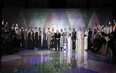 Sfilata Giorgio Armani Privé Lalta Moda Primavera Estate 2023 Foto 13