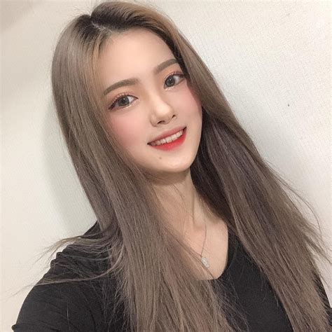 Các hot girl Hàn đánh mắt rất nhẹ nhưng vẫn xinh lồng lộn là nhờ cả vào bí kíp 2 giây này