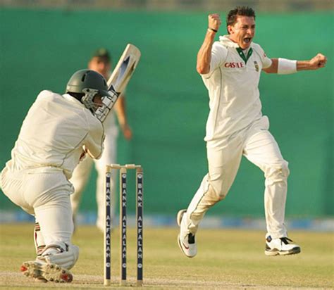 Paul Harris Successfully Appeals For The Wicket Of Kamran Akmal