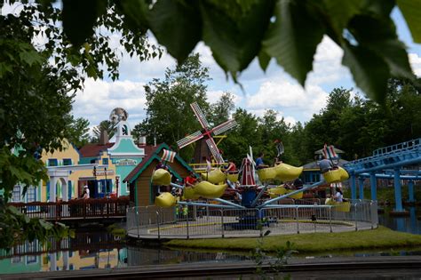 Dutch Shoes | Family Park Ride in New Hampshire | Story Land