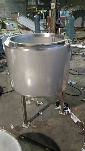 Steel 304L H R U Hot Water Tank Size Dia 650mm Hight 450 At Best Price In Saharanpur