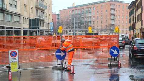 Cantiere Del Tram In Via Riva Di Reno Commercianti E Residenti