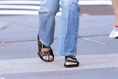 Katie Holmes Wears Her Favorite ‘ugly Sandals For Dinner In Nyc