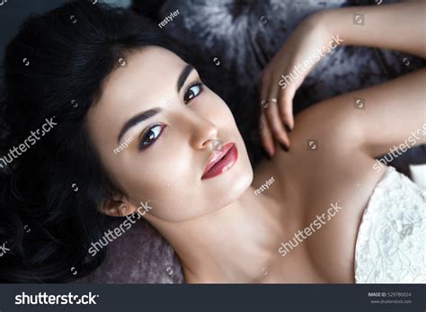 Beautiful Brunette Woman Shot Hairstyle Sexy Stock Photo 529780024 Shutterstock