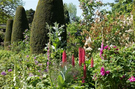 Organic Garden Dreams: Hidcote Manor Garden II